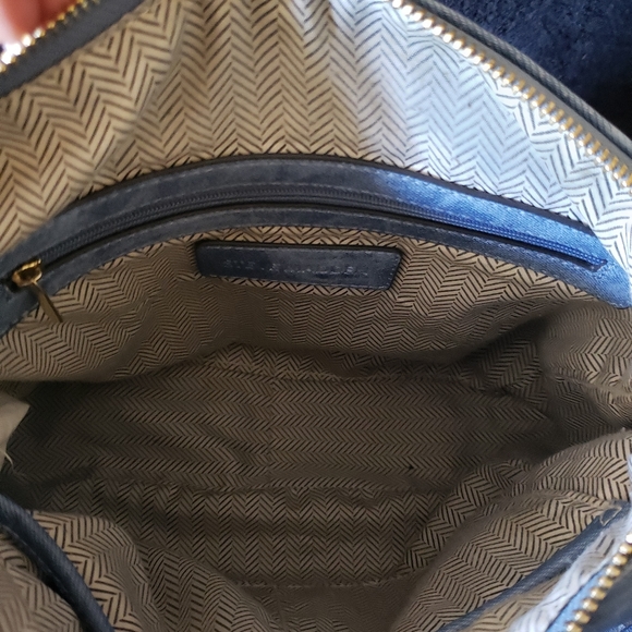 Handbags - Picture 5 of 6